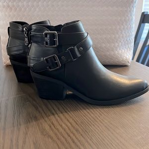 GBG Los Angeles by Guess black ankle boots. Size 7.5.